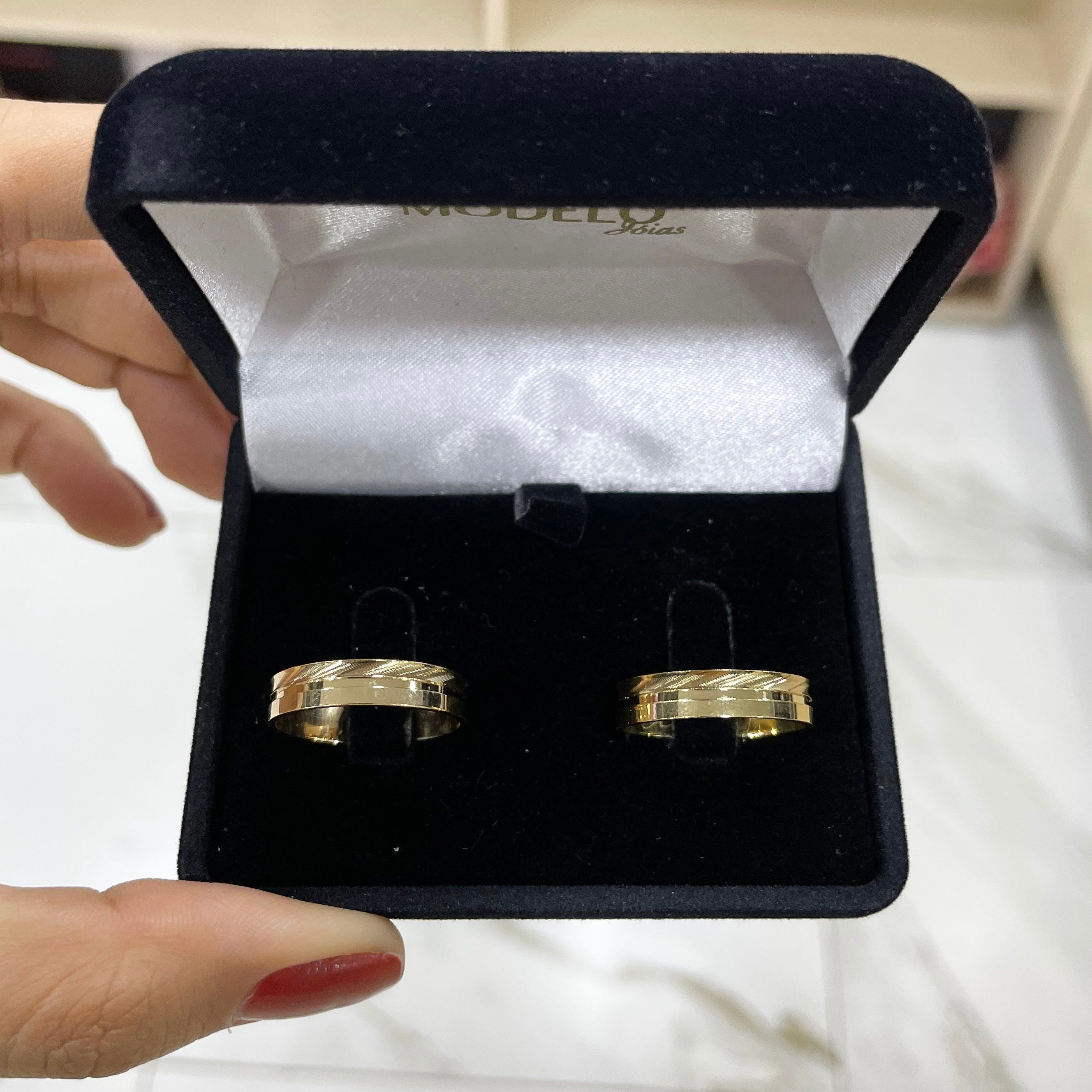 Aliança Ouro Diamantada - A000614