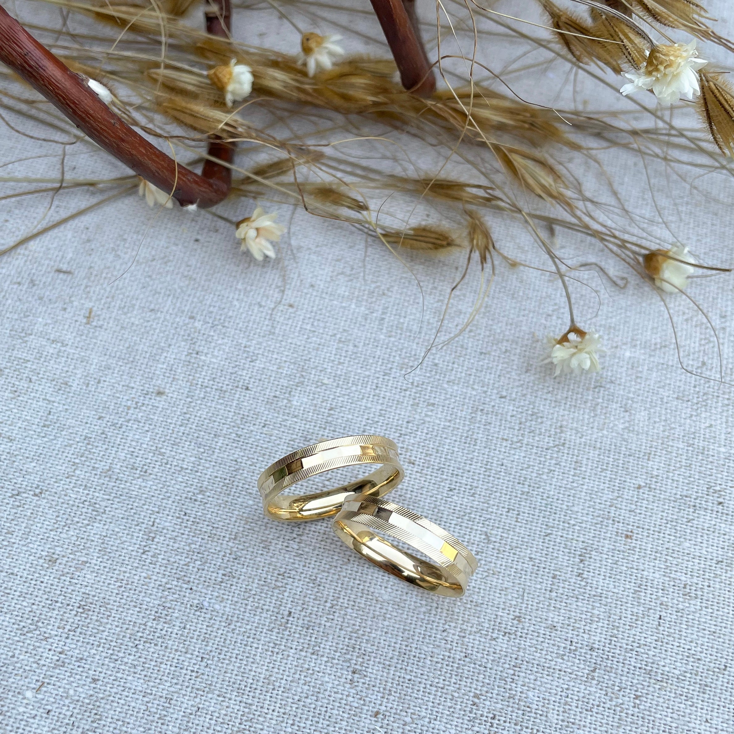 Aliança Ouro Diamantada - A000643