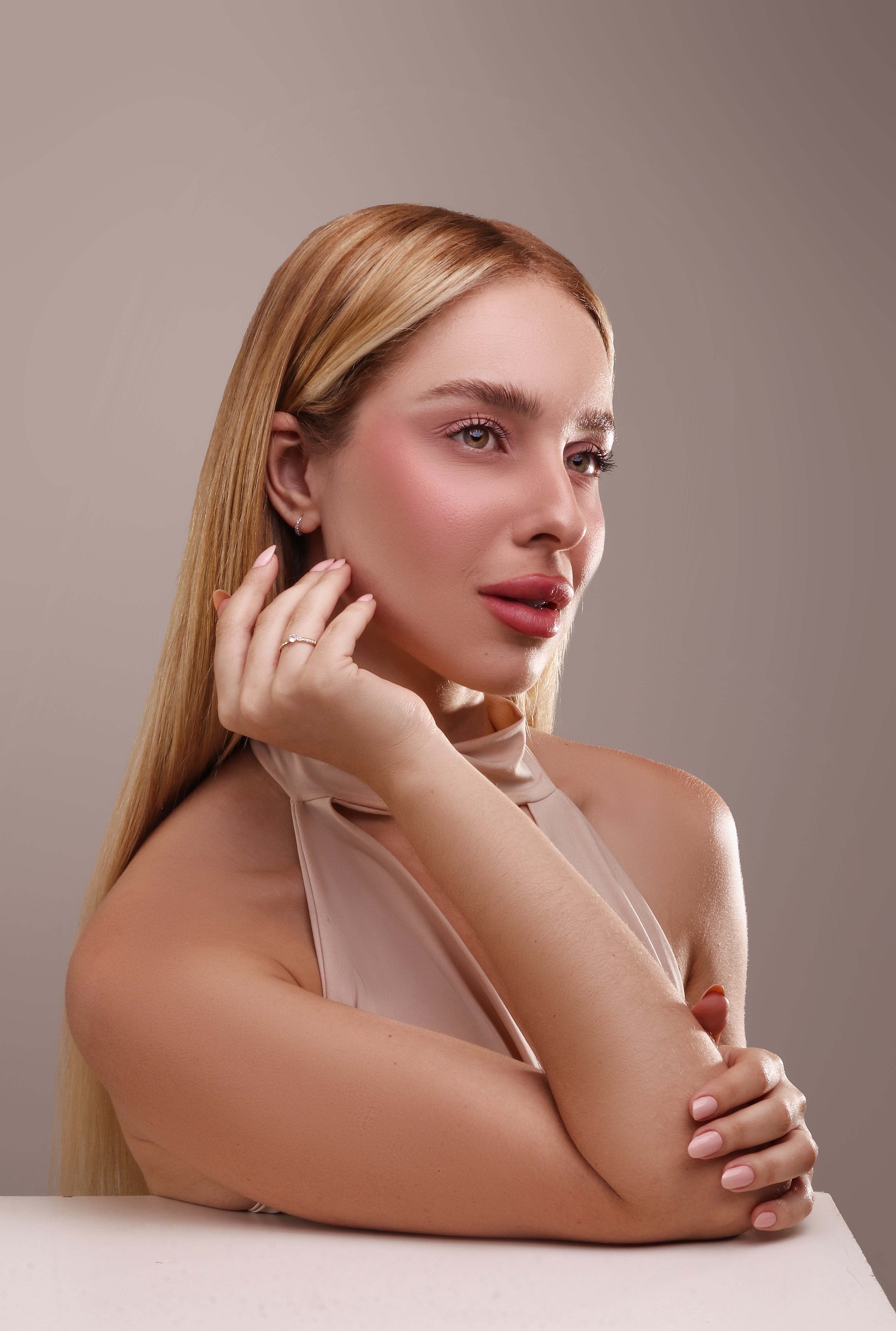 Anel Solitário Ouro 18K – ANG01500HM00002