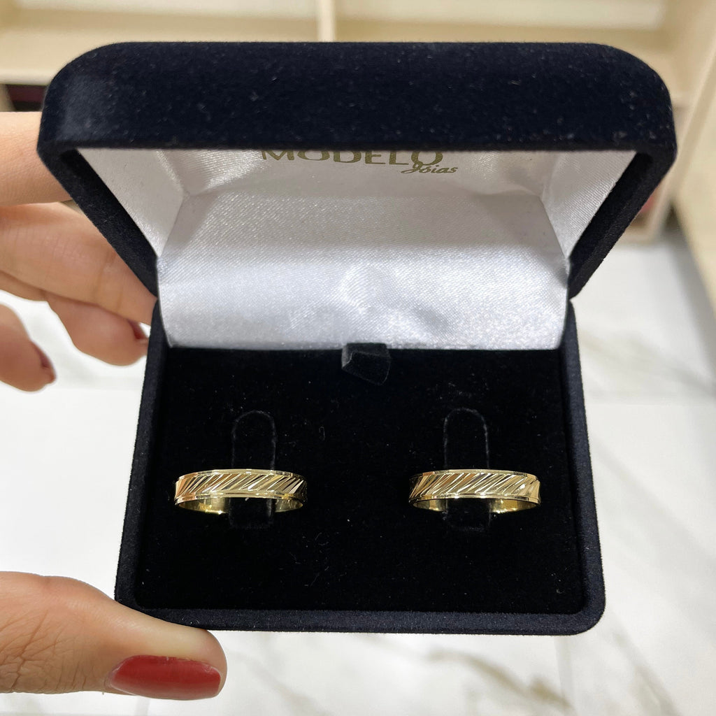 Par de Aliança Ouro 18K Diamantada - A000612 - Modelo Jóias