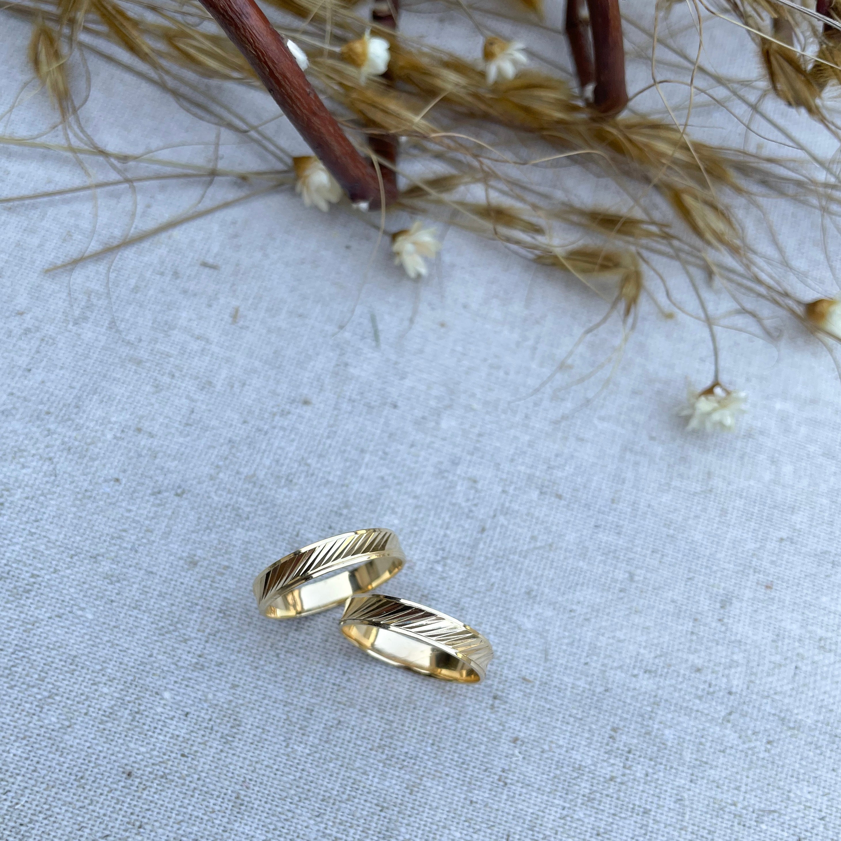 Par de Aliança Ouro 18K Diamantada - A000612 - Modelo Jóias