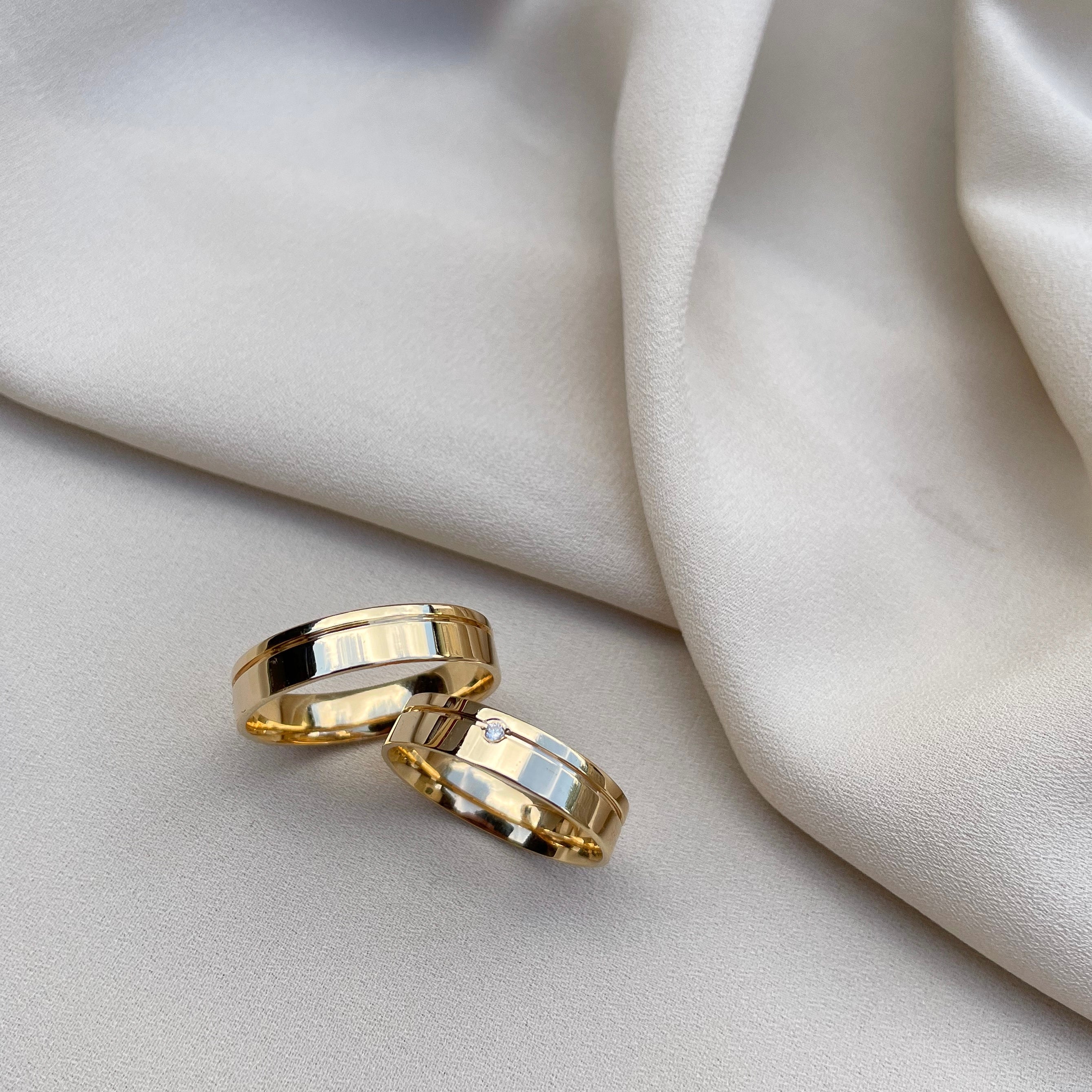 Par de Aliança Ouro 18K Trabalhada - A000224 - Modelo Jóias