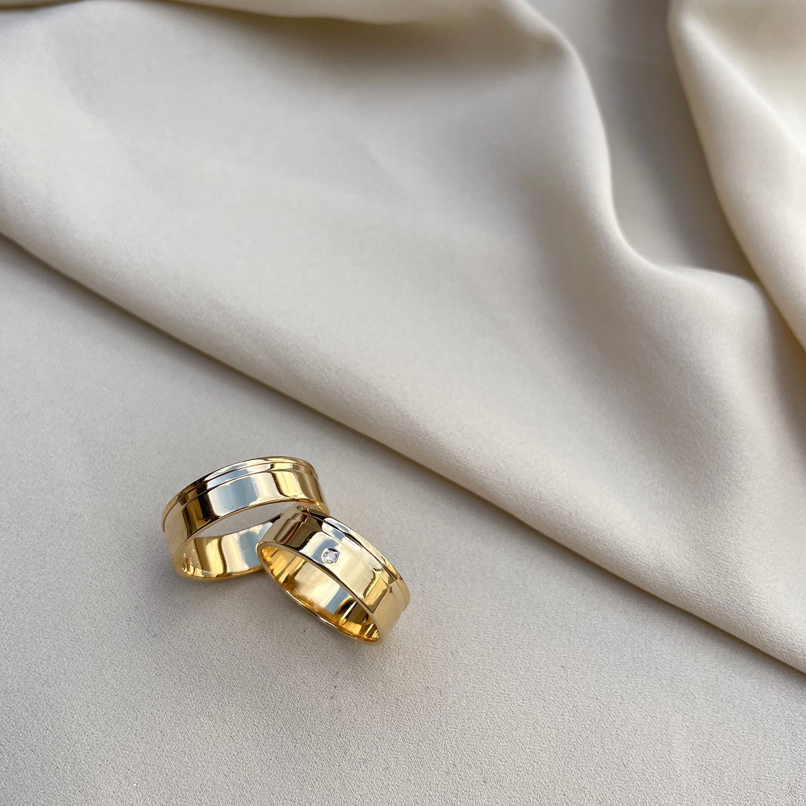 Par de Aliança Ouro 18K Trabalhada - A000232 - Modelo Jóias