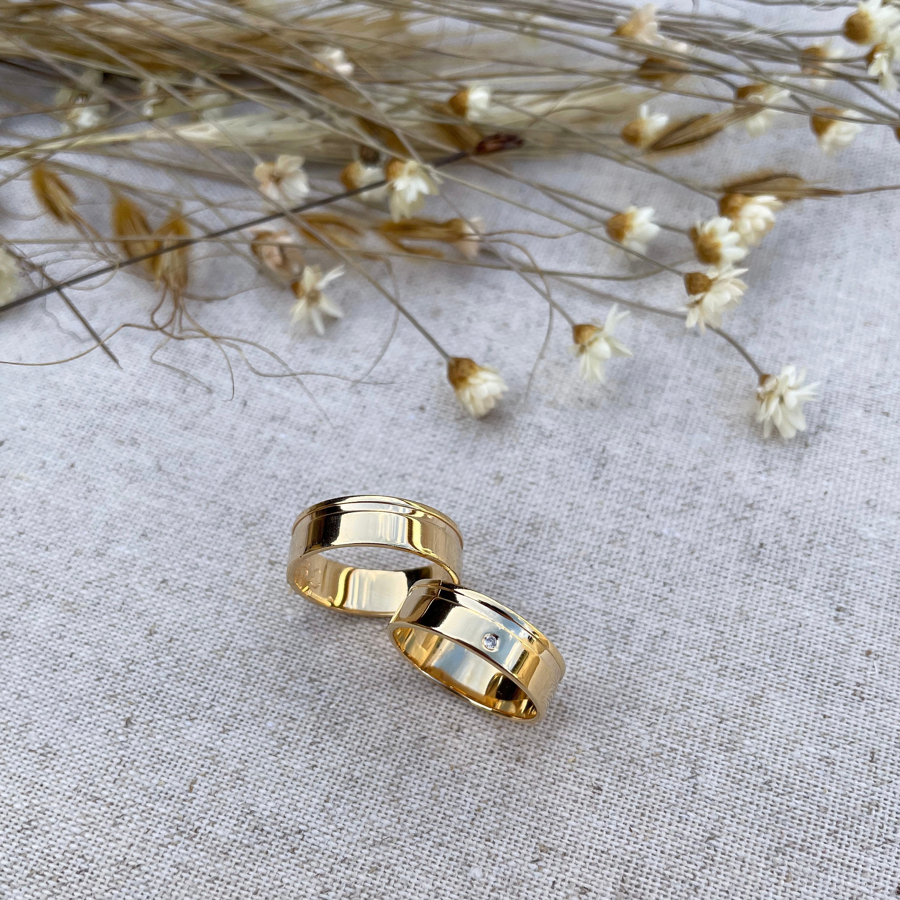 Par de Aliança Ouro 18K Trabalhada - A000232 - Modelo Jóias