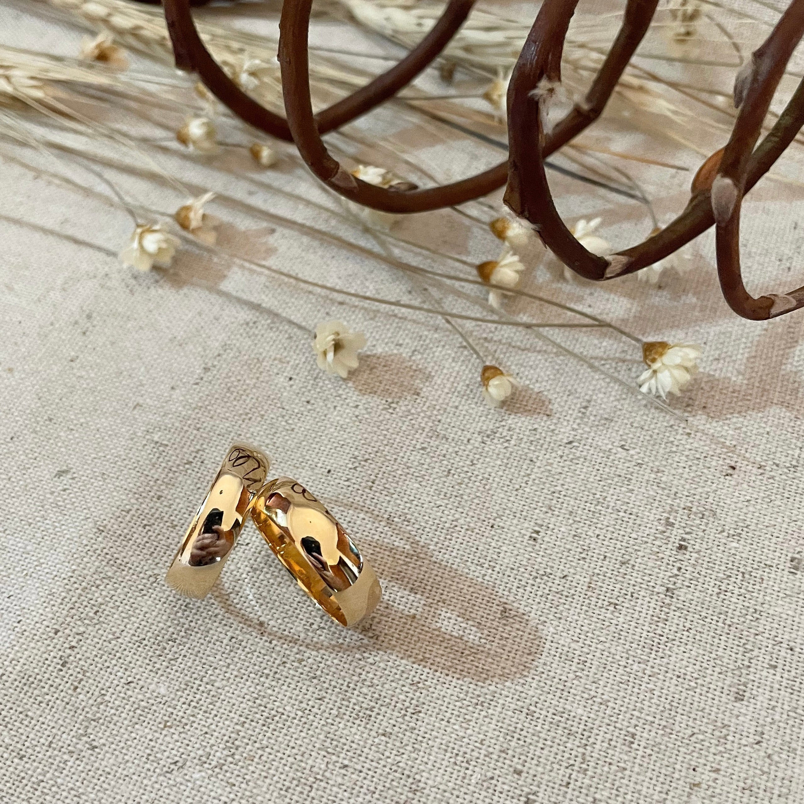 Par de Aliança Ouro 18K Tradicional - A000033 - Modelo Jóias