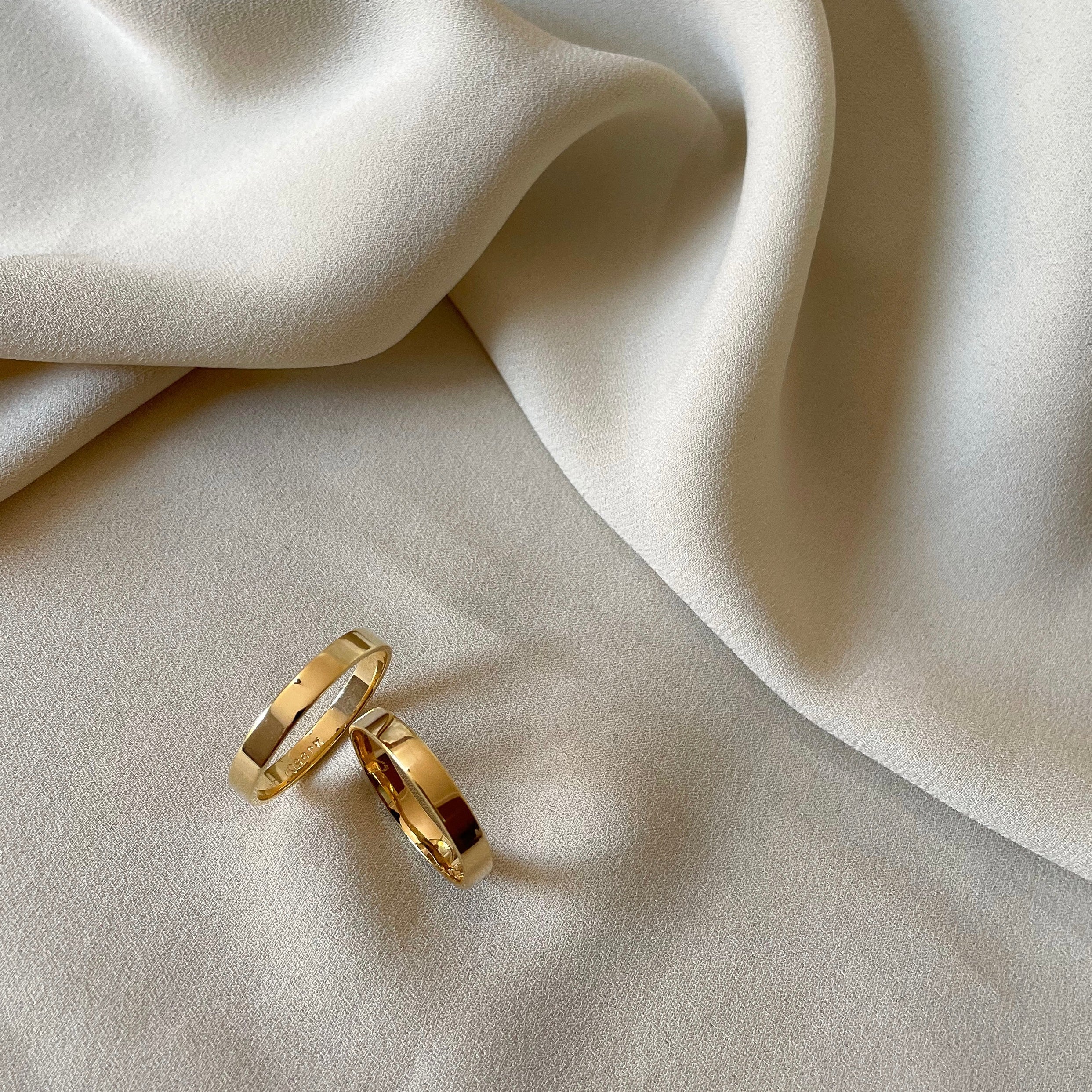 Par de Aliança Ouro 18K Tradicional - A000043 - Modelo Jóias