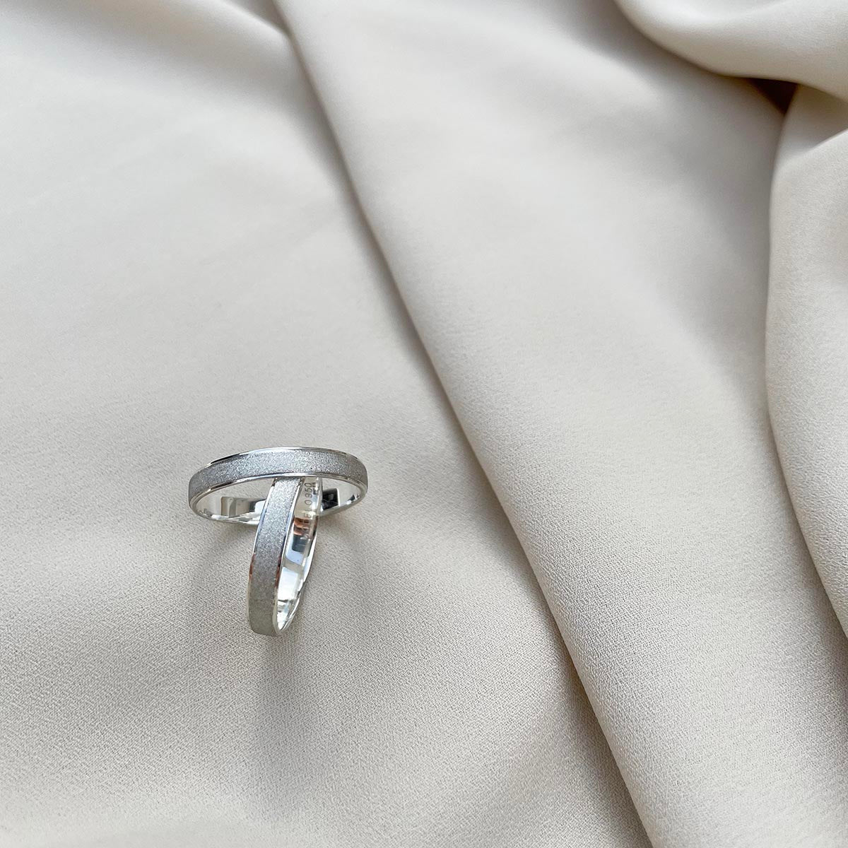 Par de Aliança Prata - A000362 - Modelo Jóias