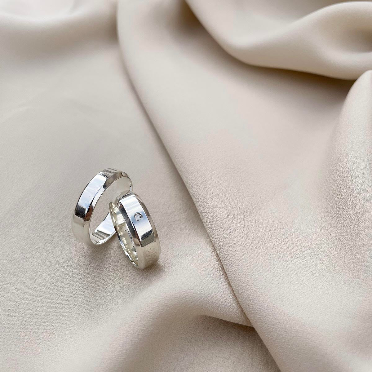 Par de Aliança Prata - A000366 - Modelo Jóias