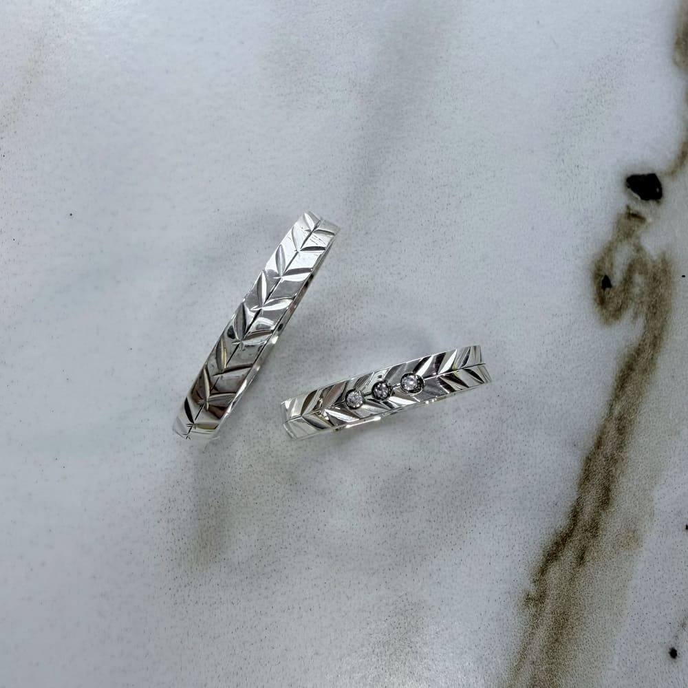 Par de Aliança Prata - A000409 - Modelo Jóias